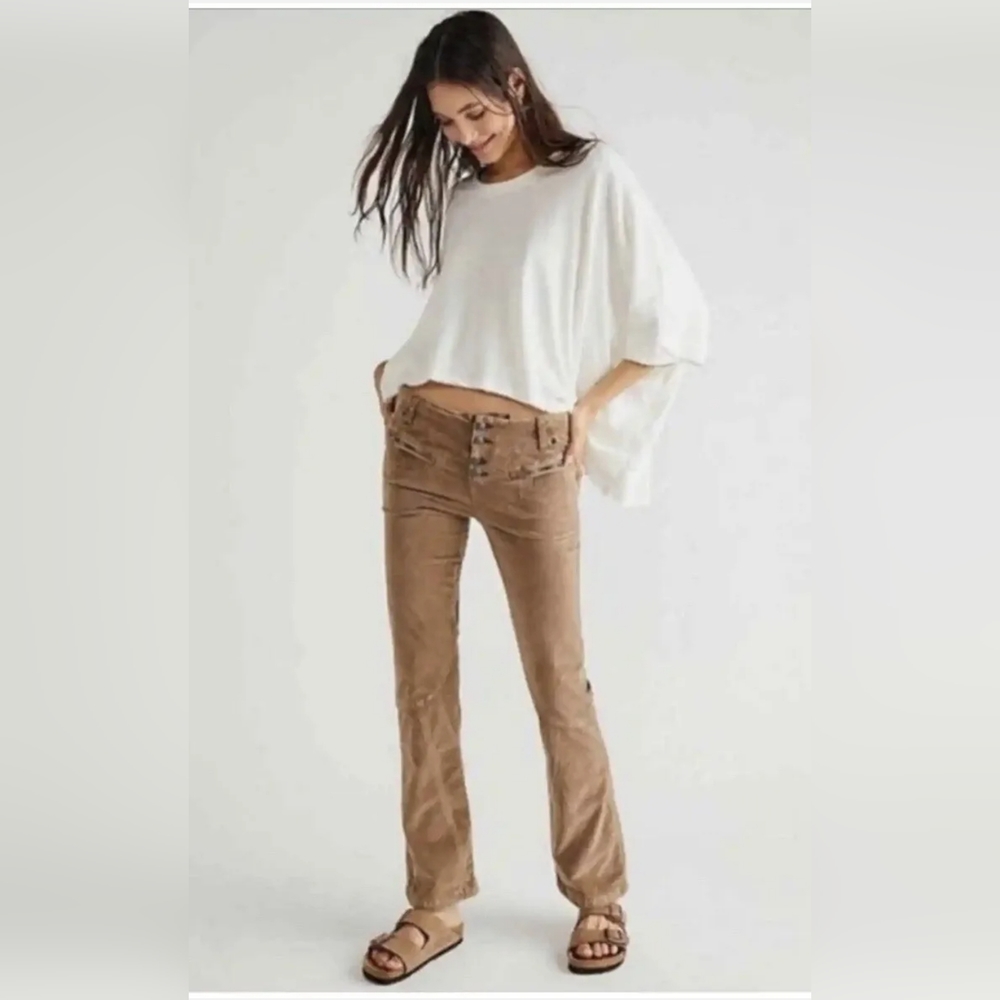 NWOT Free People Hit Back Low Rise Flare in brushes velvet mole skin Size 6
